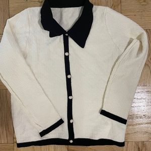 Preppy sweater with pearl buttons